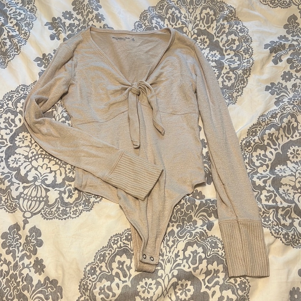 Abercrombie cream sweater bodysuit long sleeve
